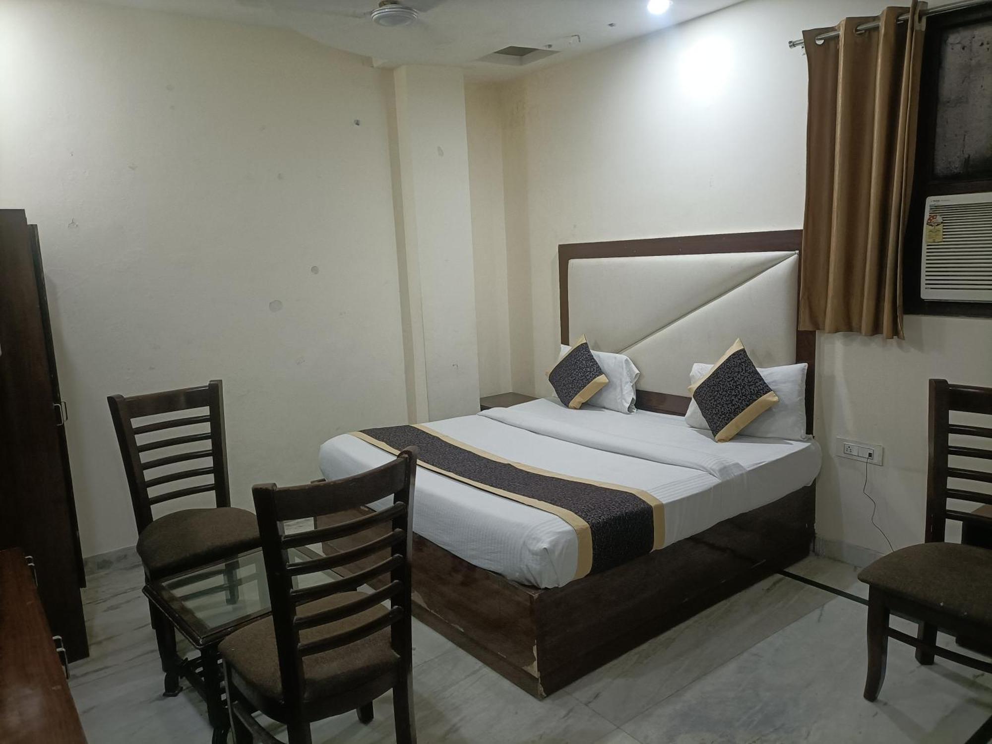 Hotel Ringer Нью-Дели Экстерьер фото